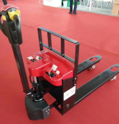 電動(dòng)搬運(yùn)車成為倉儲物流中心的標(biāo)配