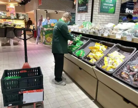 北京超市使用手動(dòng)液壓搬運(yùn)車(chē)提高生活物資供應(yīng)速度