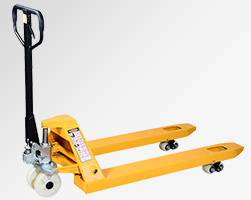 家具廠車間物料搬運(yùn)手動(dòng)叉車的安全高效應(yīng)用