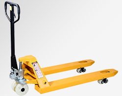 臨沂精密機(jī)械加工廠手動叉車搬運(yùn)物料